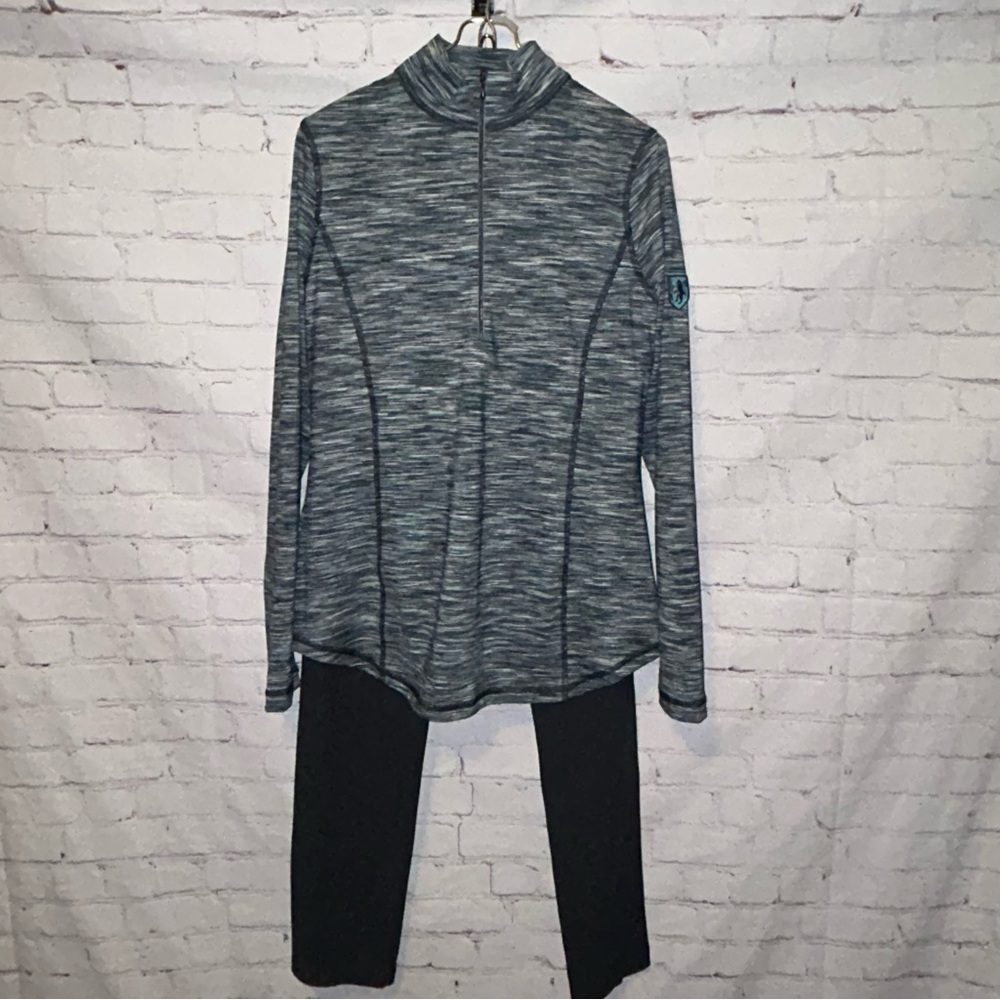 Snoskins athleisure set women’s‎ size L